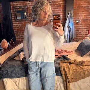 Vince White Long-Sleeve Lightweight Top